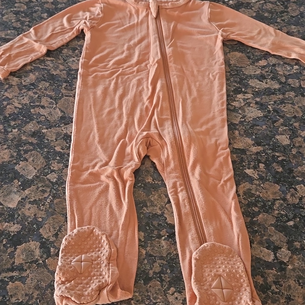 Kyte BABY Apricot Long Sleeve Footie Pajamas